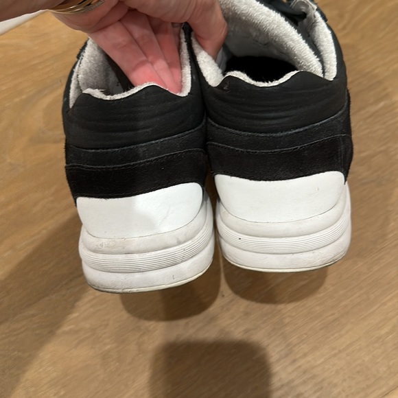 Chanel womens trainer sneakers in black and white size 37.5 - Picture 6 of 12